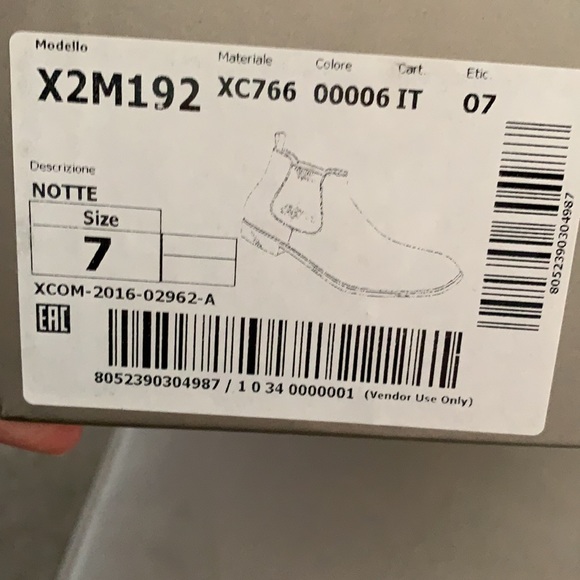 Men’s Giorgio Armani boots - Picture 4 of 4